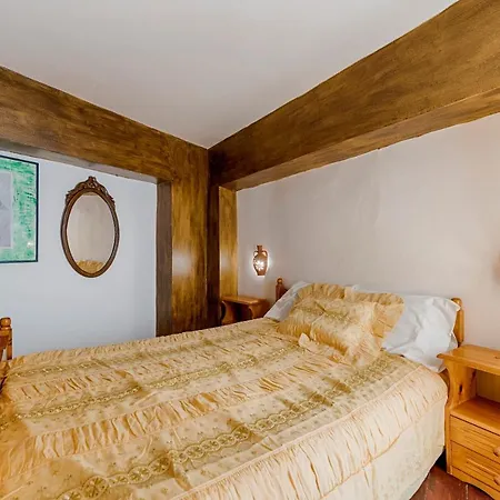 Hara's Traditional Detached House In Malona Holiday home *