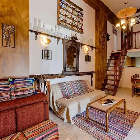 Hara's Traditional Detached House In Malona Holiday home