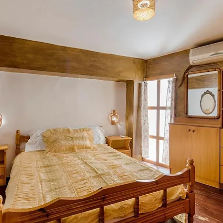 Hara's Traditional Detached House In Malona * Malona Village