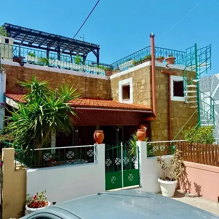 Hara's Traditional Detached House In Malona Malona Village