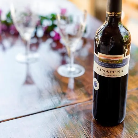 Hara's Traditional Detached House In Malona *