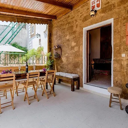 Hara's Traditional Detached House In Malona Feriehus Malona Village