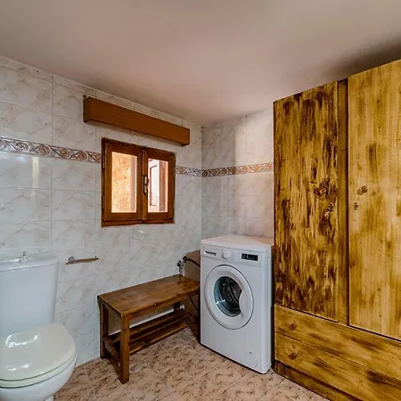 Hara's Traditional Detached House In Malona Vakantiehuis Malona Village
