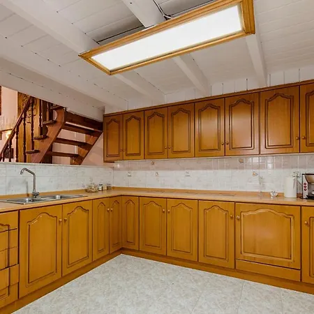 Hara's Traditional Detached House In Malona Vakantiehuis Malona Village