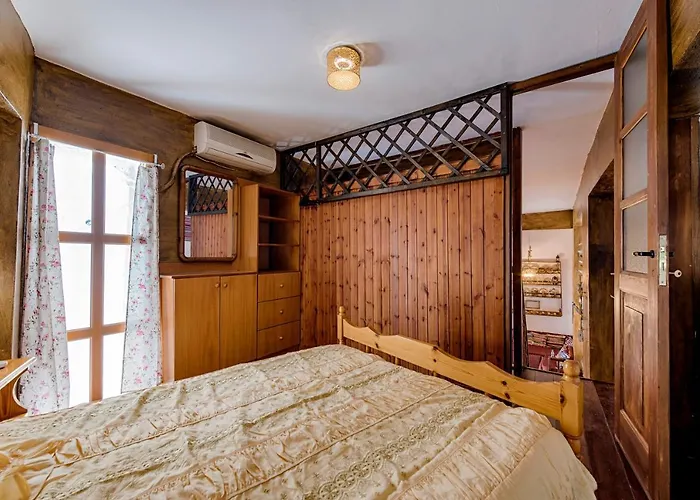 Hara's Traditional Detached House In Malona بيت للعطل Malona Village