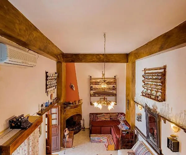 Hara's Traditional Detached House In Malona Malona Village