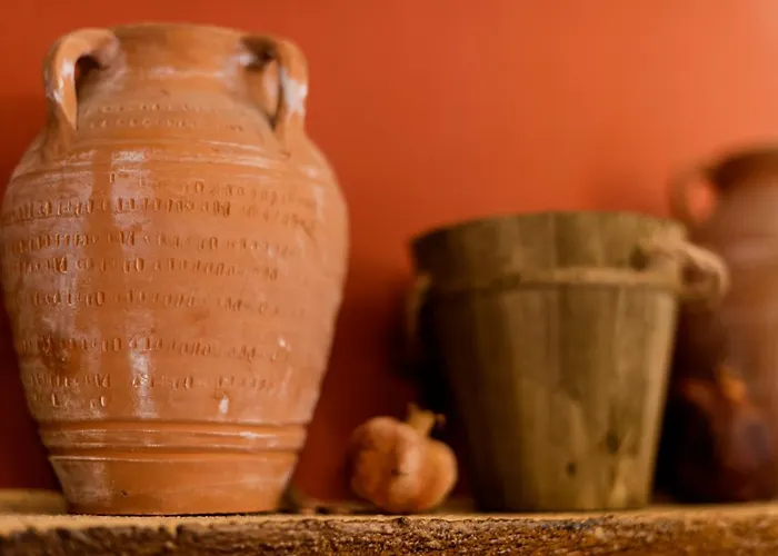 Hara's Traditional Detached House In Malona بيت للعطل