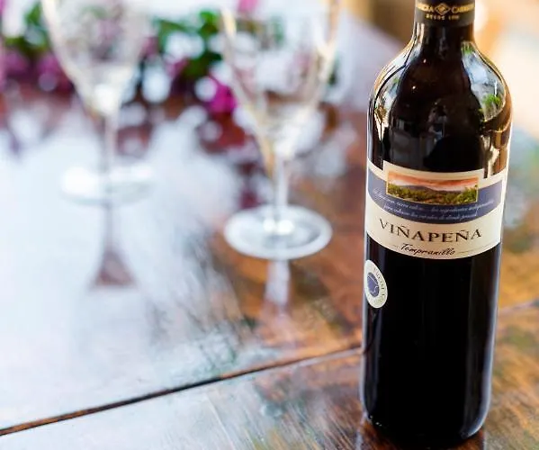 Hara's Traditional Detached House In Malona *