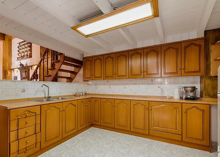 Hara's Traditional Detached House In Malona بيت للعطل Malona Village