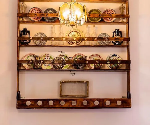 Hara's Traditional Detached House In Malona 펜션 *