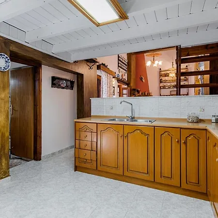 בית נופש Hara's Traditional Detached House In Malona Malona Village